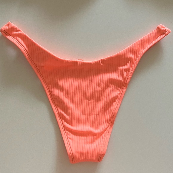 {Vitamin A} Brand New California High Leg Bikini Bottoms - Picture 10 of 10